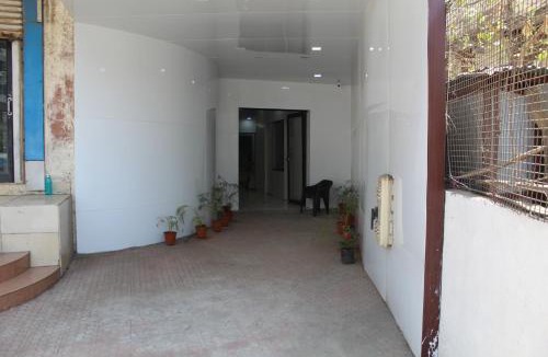 Vapi Hotel | Hotel Skylark