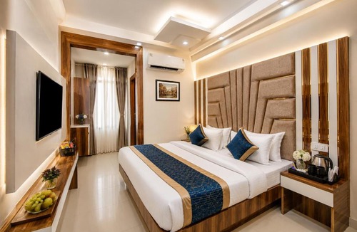 Paharganj Hotel | Hotel Star Villa City Centre Connaught Place - Airport Pick Up & Drop