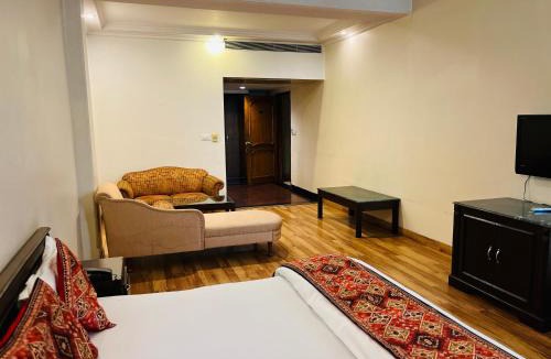 Ranjit Avenue Hotel | Hotel surya residency