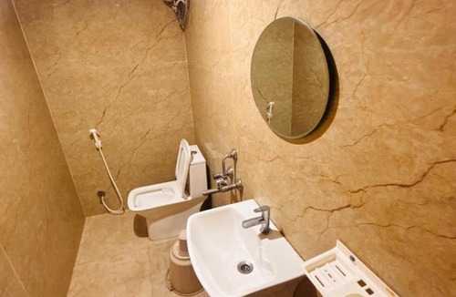 Kukatpally Housing Board Colony Apartment | Hotel SVS Luxury Rooms JNTU-Kukatpally Hyderabad