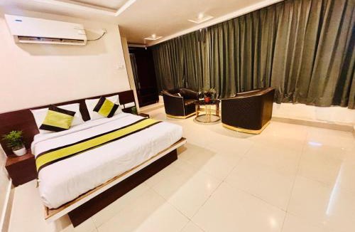 Kompally Hotel | Hotel SVS Luxury Rooms Suchitra Circle,Jeedimetla Hyderabad