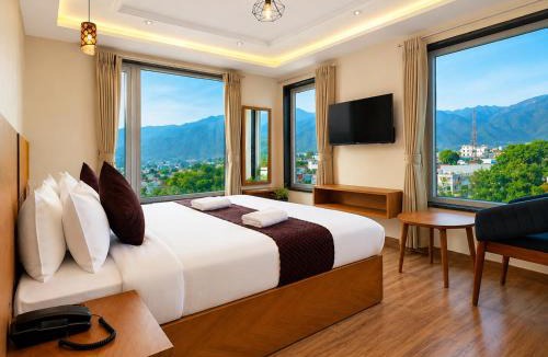Rishikesh Hotel | Hotel The Montara Near Ganga Ghat