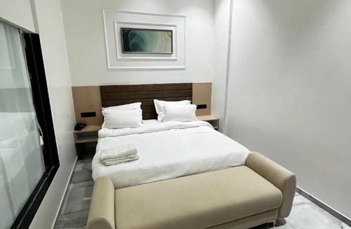 Surat Hotel | Hotel The Octave