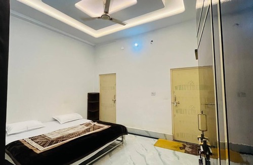 Misrikh Hotel | Hotel Vallabh Palace