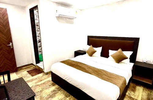 Greater Kailash Hotel | Hotel Vasundhara Villa - Greater Kailash