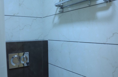 Paharganj Apartment | hotel welcome palace near McDonald's & new delhi railway station & connaught pla
