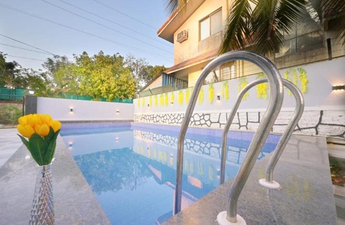 Malavli Villa | II EMPYREAN STAYS II AURA VILLA II 3BHK II AC II LARGE POOL Il
