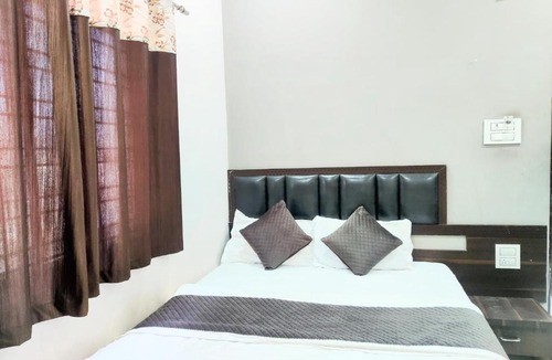 Tandur Hotel | Indira Deluxe Lodge