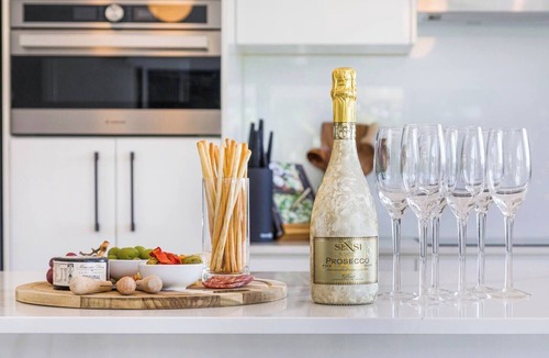 Bayview House | Infinitys Edge Darwin Luxury Waterfront Oasis