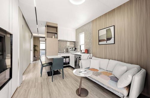 Mitcham Apartment | Inviting Modern Tiny Home 8 Min Walk to Station