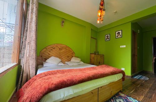 Old Manali Bed & Breakfast | Jack of all
