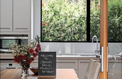 Rosa Glen Bed & Breakfast | Jarrah Grove Forest Retreat Seclusion Luxury Chalet