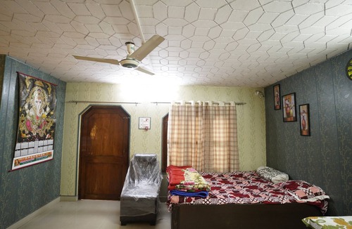 Varanasi Bed & Breakfast | Kashi dham homestay 10 minutes to Kashi Vishwanath temple and ghats.