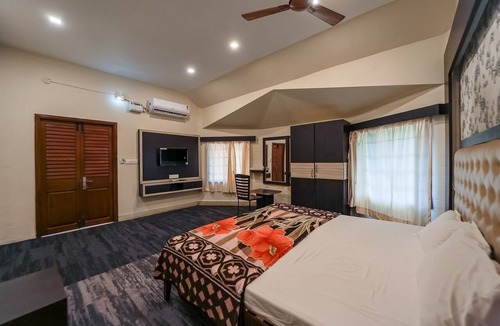 Kottakuppam Hotel | La Courtyard
