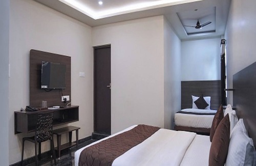 Mayiladuthurai Hotel | Lakshmi Residency and Mini Hall