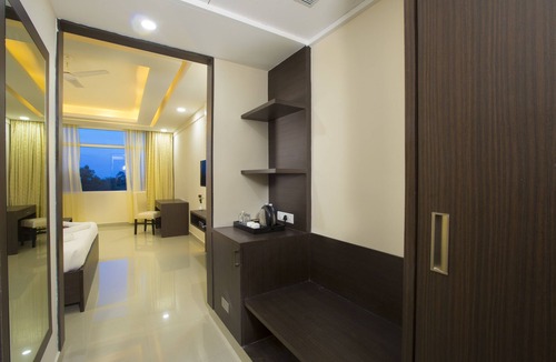 Krishna Karanai Hotel | Landmark Pallavaa Beach Resort