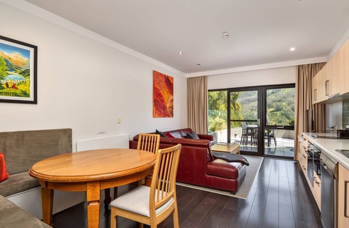Thredbo Apartment | Lantern 13- Deluxe Apartment nestled in the Snowy Mountains.