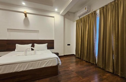 Virarajendrapet Hotel | Le Embera Hotel Rooms