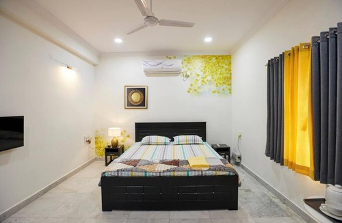 Banjara Hills Apartment | Legend's studio room with Mini kitchenette