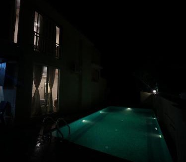 Panchgani Villa | Lifeline Villas - Luxurious Elegant Getaway Villa With Table Land View