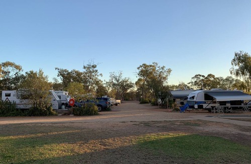 Lightning Ridge Hotel | Lightning Ridge Outback Resort & Caravan Park