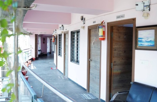 Gota Hostel | LIVZO - PINK HOUSE