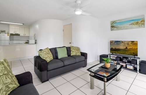 Mooloolaba Apartment | Location, location, location! for this 2 Bedroom apartment in the middle of everything