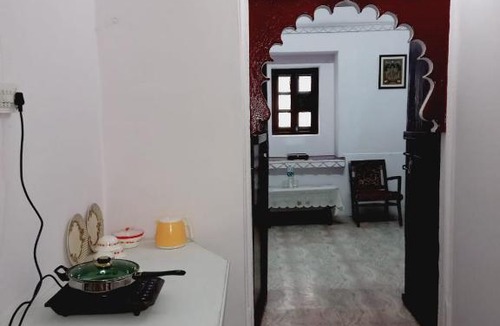 Udaipur City Centre House | Lotus paying guest house