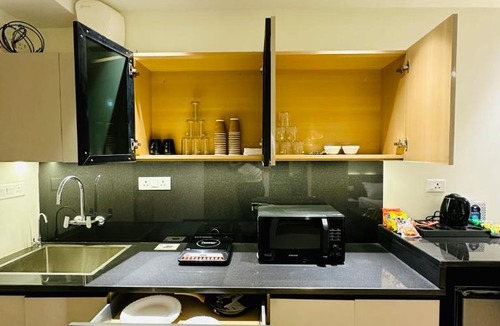Jaypee Greens Apartment | Luxury 5star Flat, Urgent Check-in Available!