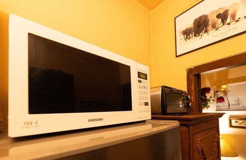 Andheri West Apartment | LUXURY APARTMENT IN GREAT LOCATION