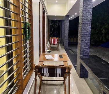 Chavakkad Villa | Luxury Garden full AC Villa plus breakfast