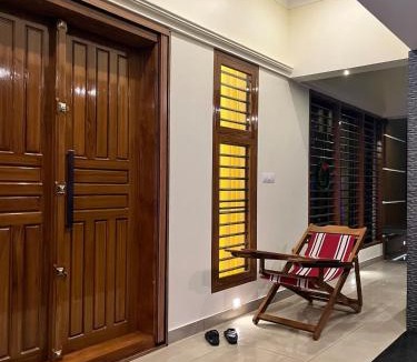 Chavakkad Villa | Luxury Garden full AC Villa plus breakfast