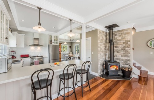 Moreton Bay Region House | Luxury Hamptons Style Country Retreat on 40 Picturesque Acres | Free Netflix