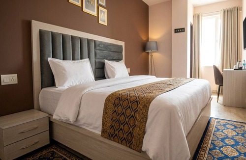 Haldwani Hotel | Luxury Mountain-View Stay in Scenic Foothills of Kumaon in Kathgodam, Nainital