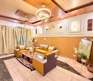 Jammu Bed & Breakfast | Luxury Palm Stay