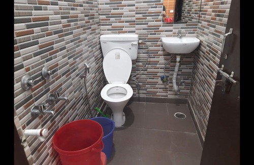 New Delhi House | Luxury private flat In Lajpat Nagar with attached kitchen kitchen 92,121,74700
