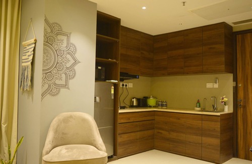 Gurugram Apartment | Luxury Skyline Studio Near Cyberhub & Metro NirviiHomes