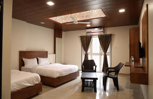Kolhapur Hotel | Mahalaxmi Executive