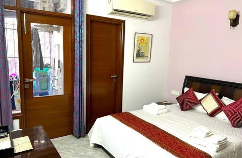 Chittaranjan House | Majickmoments - HomeStay, Chittaranjan Park, New Delhi