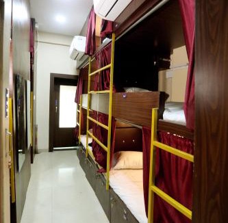 Goregaon West Hostel | Mango Goregaon Hostel & PG