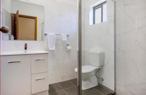 Camperdown Hotel | Manifold Motor Inn