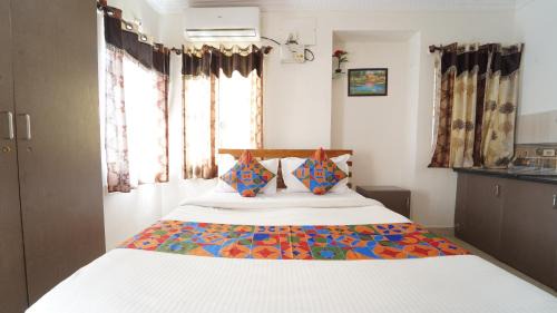 Vyalikaval HBCS Layout Hotel | Mann Pasand Inn Feel the Luxury