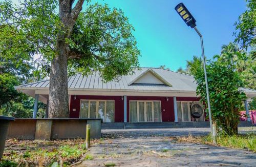 Poochakkal House | Mannath Lake House