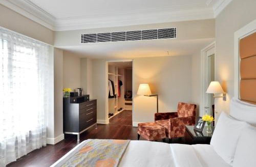 Powai Hotel | Marriott Executive Apartment - Lakeside Chalet, Mumbai