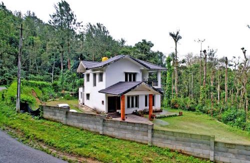 Vastare Villa | Meera Homestay - 4BH Full Villa, Estate, Balcony, Home Food