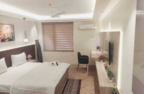 Jaypee Greens Hotel | Metro Studio