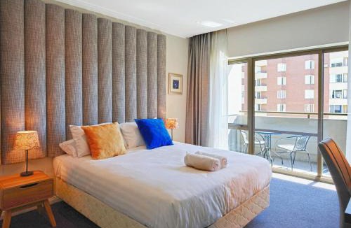 Chinatown Apartment | Metropolis Queen Studio with Indoor Pool Balcony