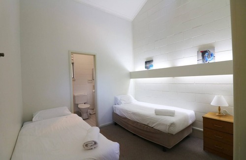 Merimbula Cabin | Micks Budget Accommodation on Fishpen