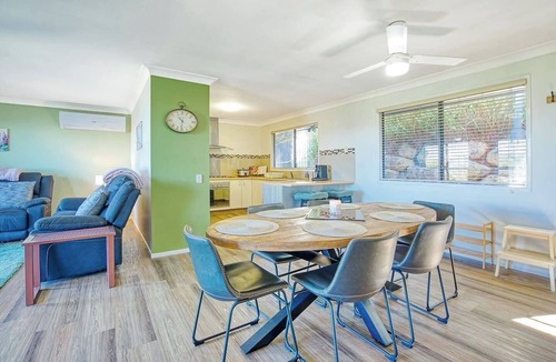 Lower Beechmont Cabin | Misty Mountain View A Tree lined Tropical Oasis