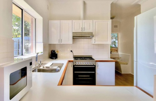 Epping House | Modern Mid-Century Epping Parkland